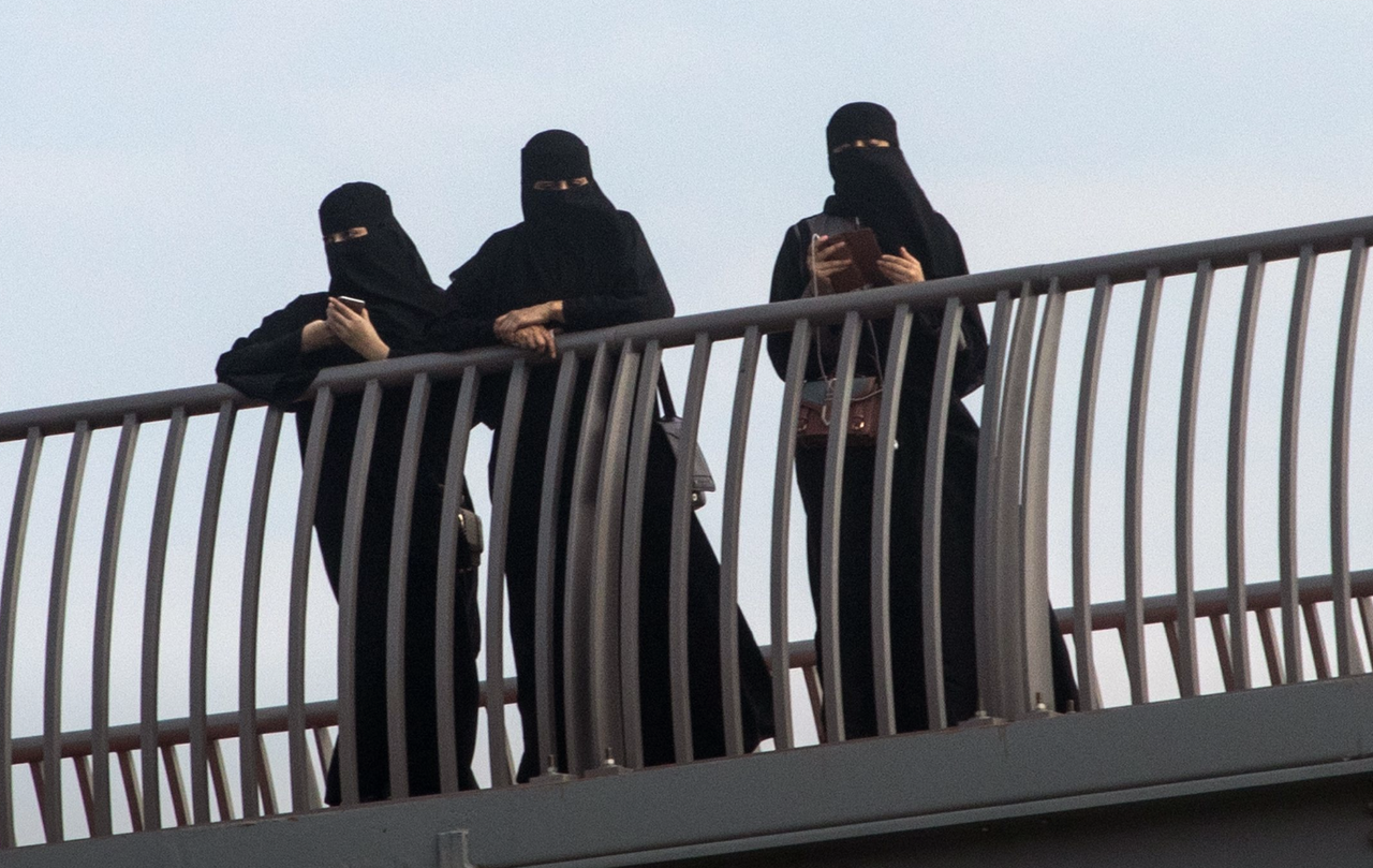 Saudi Arabia Lifts Travel Restrictions On Women - The Reports Saudi Arabia Lifts Travel Restrictions On Women - The Reports